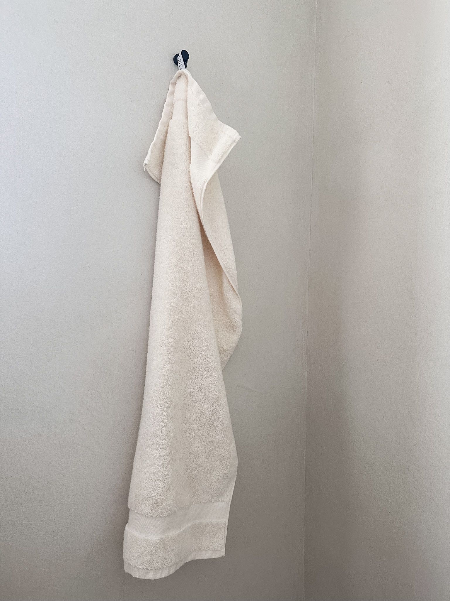 04 / The Bath Towel — 50x100 cm – Bild 3
